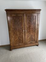 Antiker Schrank Nussbaum