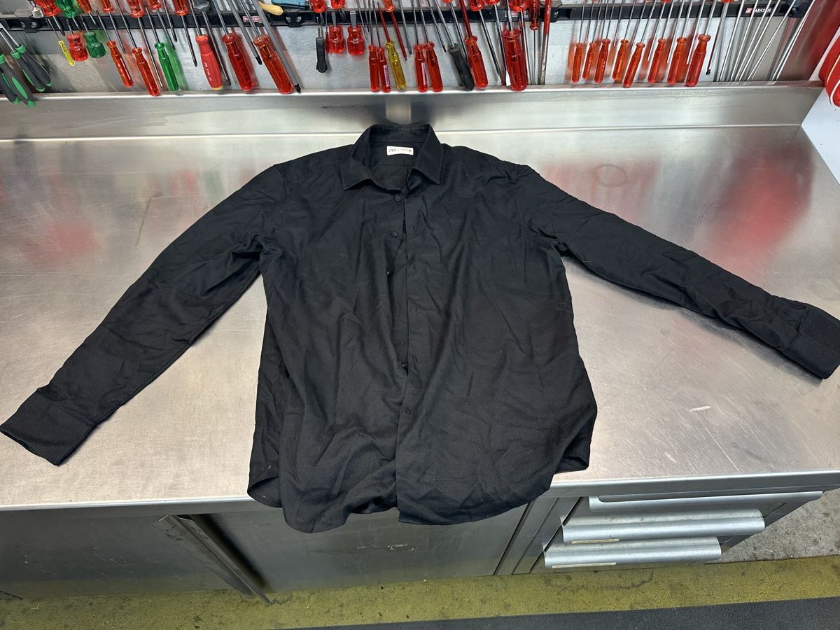 Zara Chemises: Hemd ZARA schwarz – D'occasion à Schwende par weesli