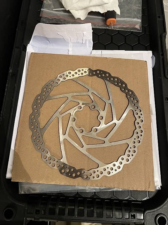Hope Pezzi di ricambio: Disque Hope 180mm – Usato da La Tour-de-Trême venduto da Bridou44