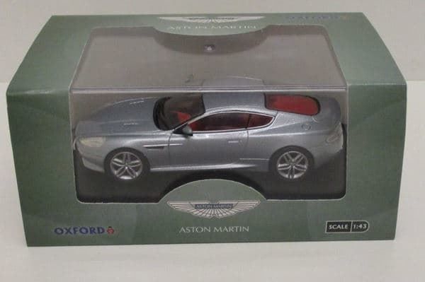 Aston Martin Modellini d'auto: Aston Martin DB9 Phase III 2012-2015 silber met.     1:43 – Nuovo e nell'imballaggio originale da Gerlafingen venduto da espero88 9
