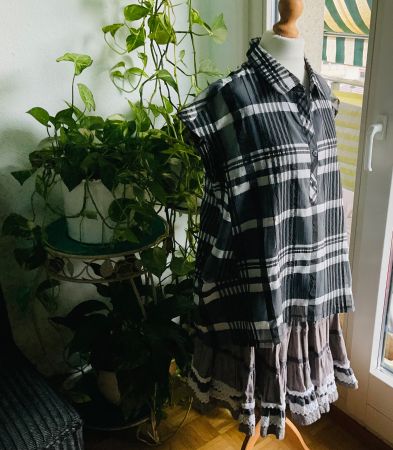 Trop stylée tunique de la designer chinoise MAY HSU, neuve