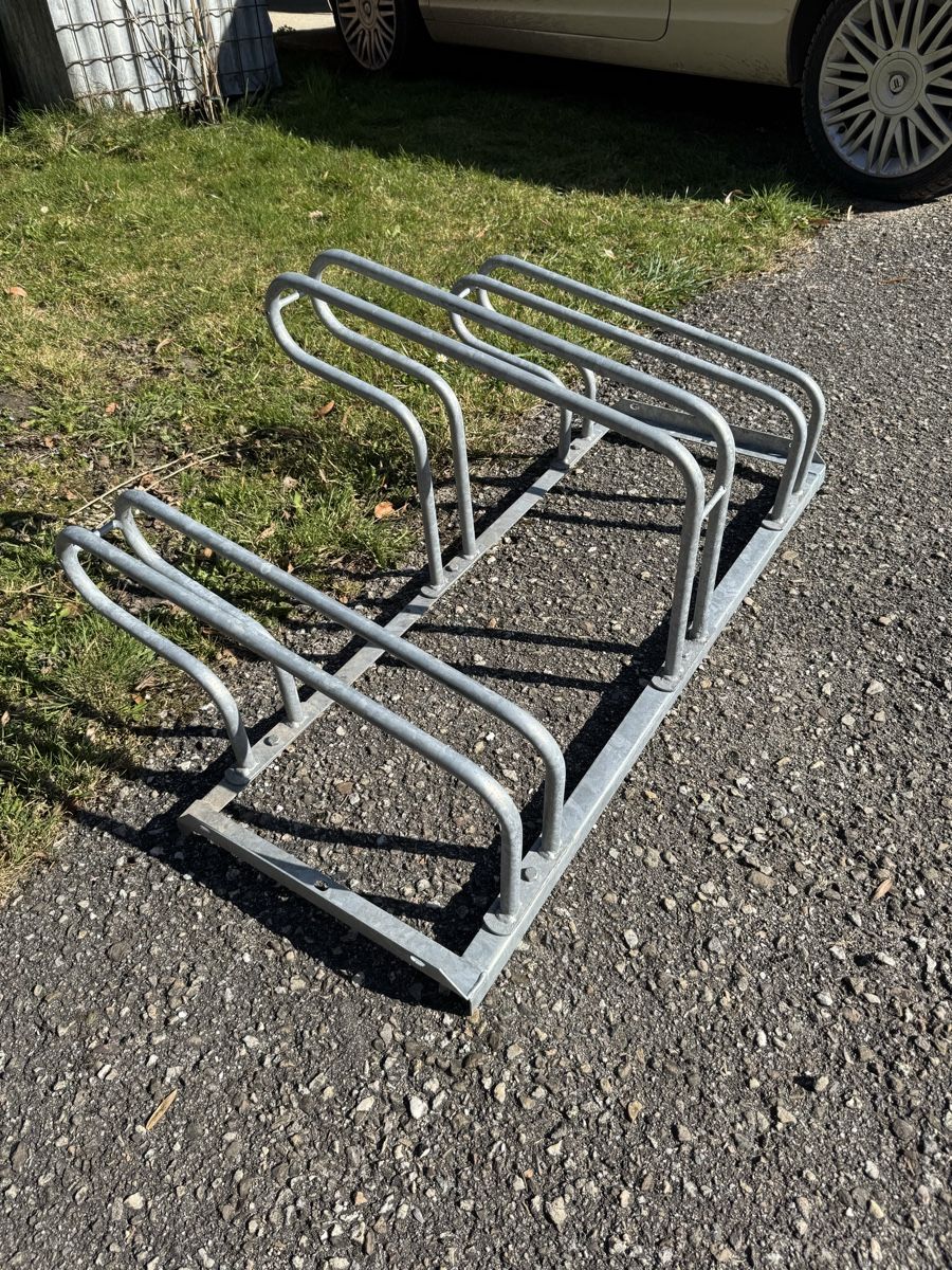 Cavalletti per biciclette: 3-er Veloständer – Usato da Rüedisbach venduto da Alusrubike