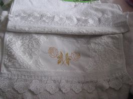 FROTETUCH   MIT  SPITZEN