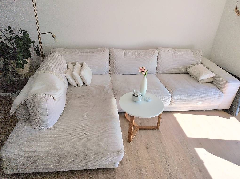 Divani: Ecksofa Ava Cordstoff (Farbe snow) – Usato da Oberengstringen venduto da dnzklm