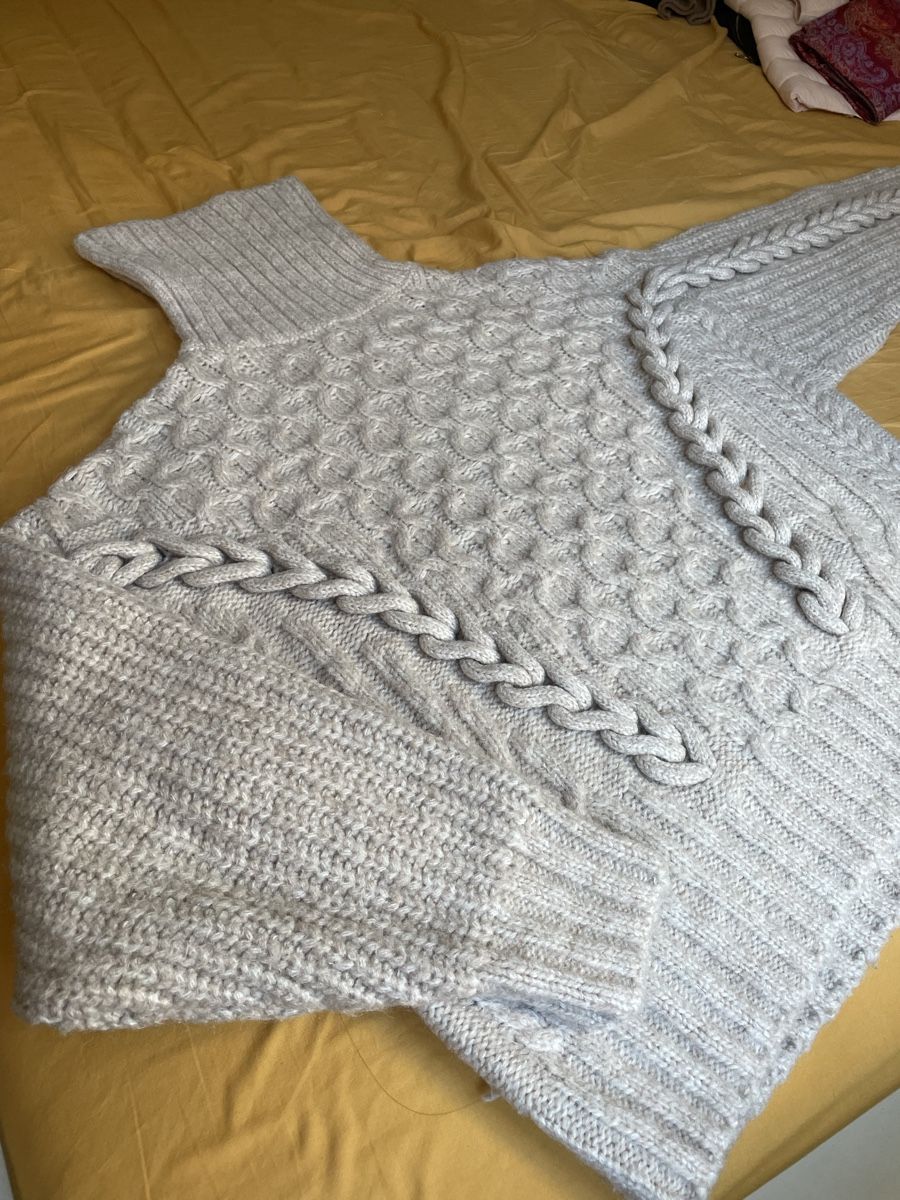 H&M Maglioni & Felpe: Oversize Strickpullover mit Zopfmuster, Grösse S – Usato da Zürich venduto da Carlajimena 2
