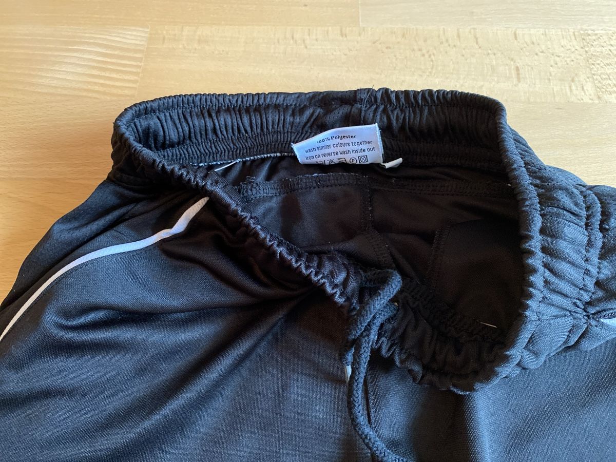 Pantalons: Fussballtrainerhose Gr. 152 – D'occasion à Illnau par Dodo115 2