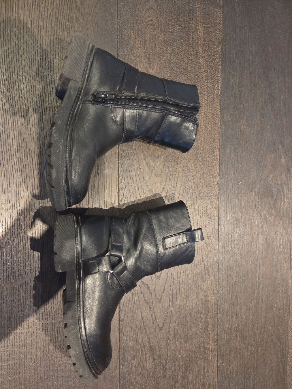 Schuhe für Mädchen: Schwarze Stiefel Grösse 30 gebraucht – Gebraucht aus Glattpark(Opfikon) von mammut66 3
