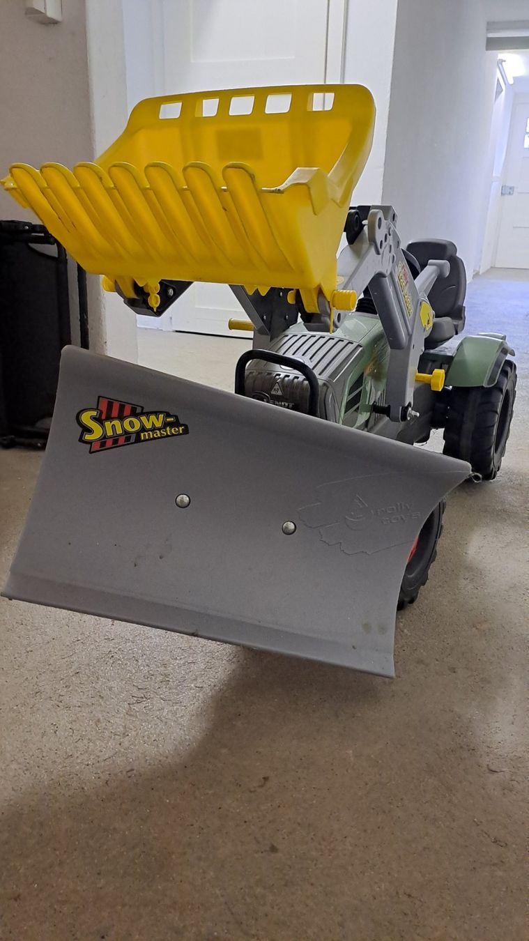 Rolly Toys Veicoli per bambini: Kindertraktor mit Schaufel und Schneeschild – Usato da Wädenswil venduto da tat_j7wv 1