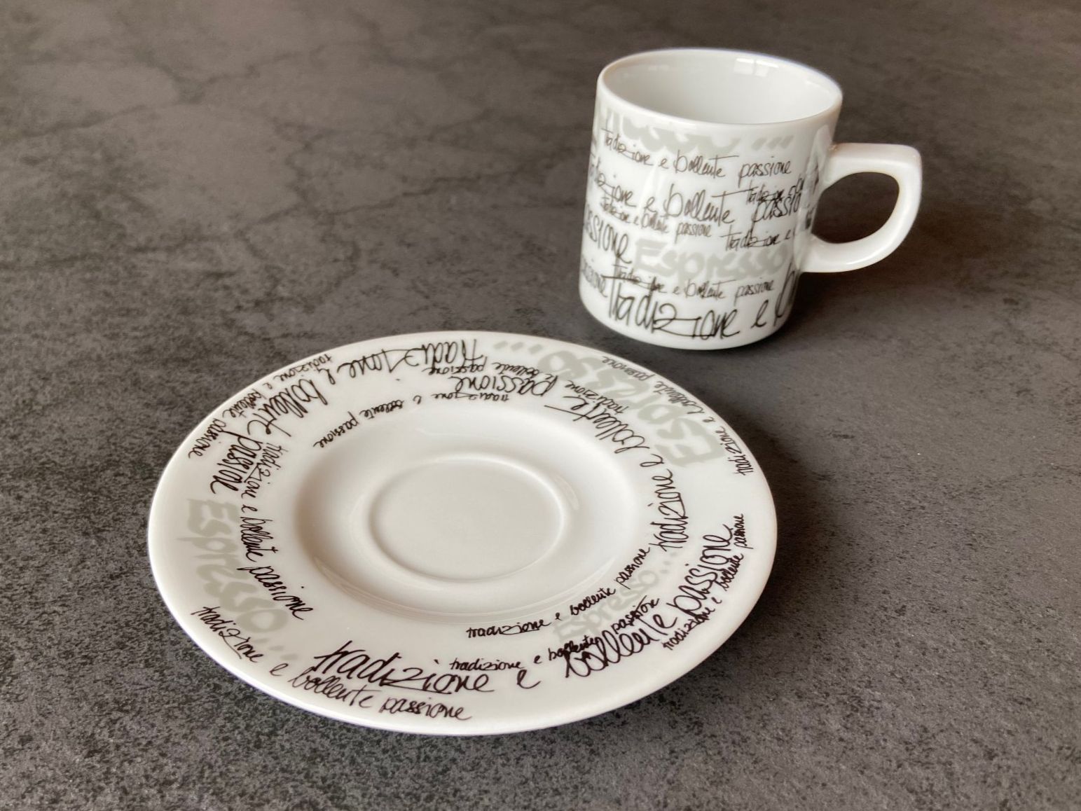 Pfister Tasses: Espressotasse Möbel Pfister 2001 – D'occasion à Birr par Jamonline 1