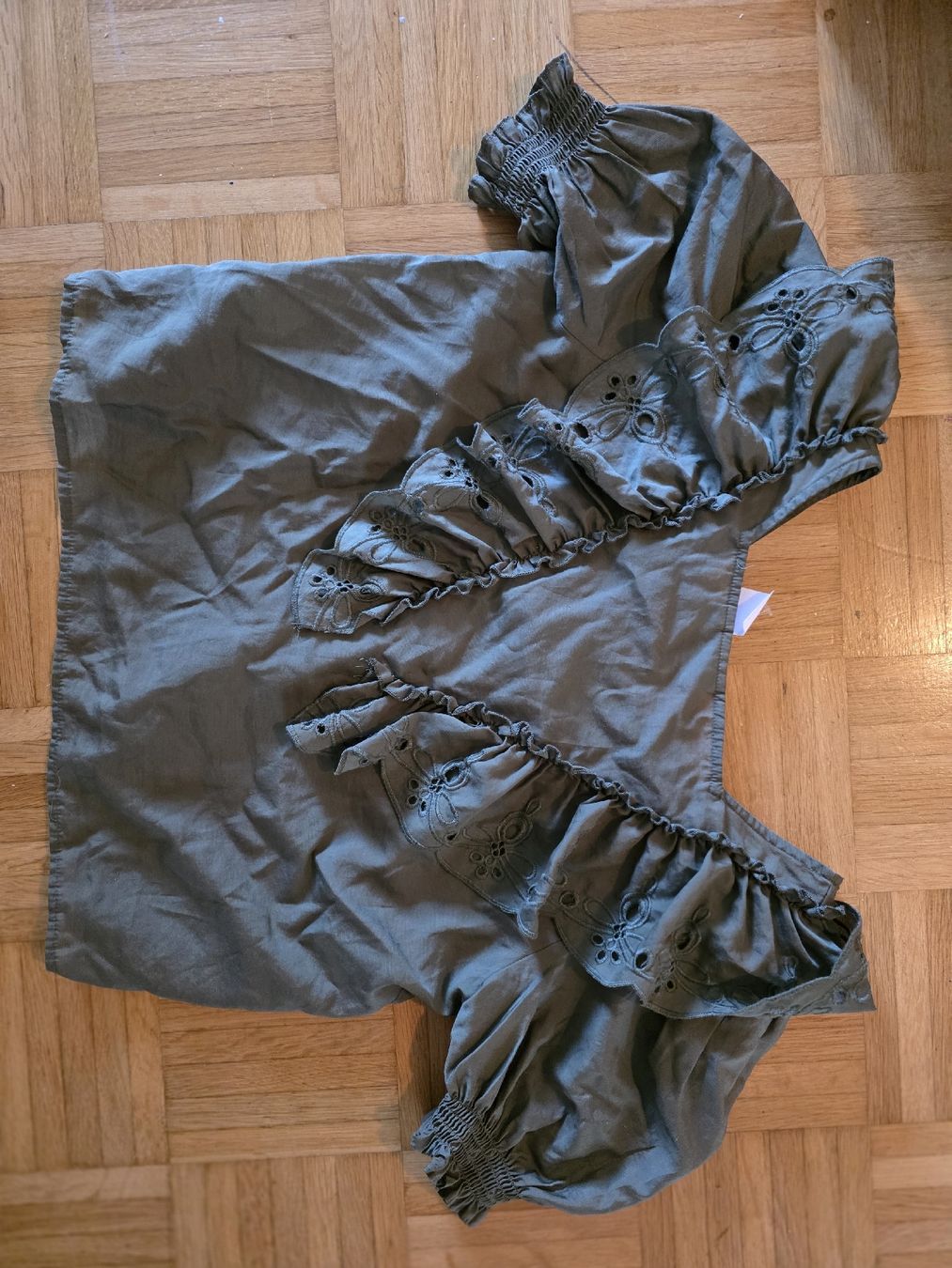 Vila Camicette: Sommerliche Bluse von Vila mit Rüschen, Grösse 40 – Usato da Horw venduto da Zedy01 1