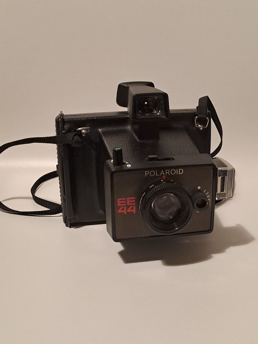 Polaroid Fotocamera: Vintage Polaroid EE44 Sofortbildkamera – Usato da Schaffhausen venduto da lucaalessandro