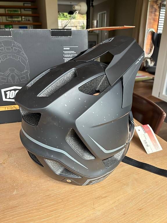 Caschi: 100% Neu Full Face Trajecta Helmet size L  – Nuovo e nell'imballaggio originale da Menznau venduto da vrenibrian 4