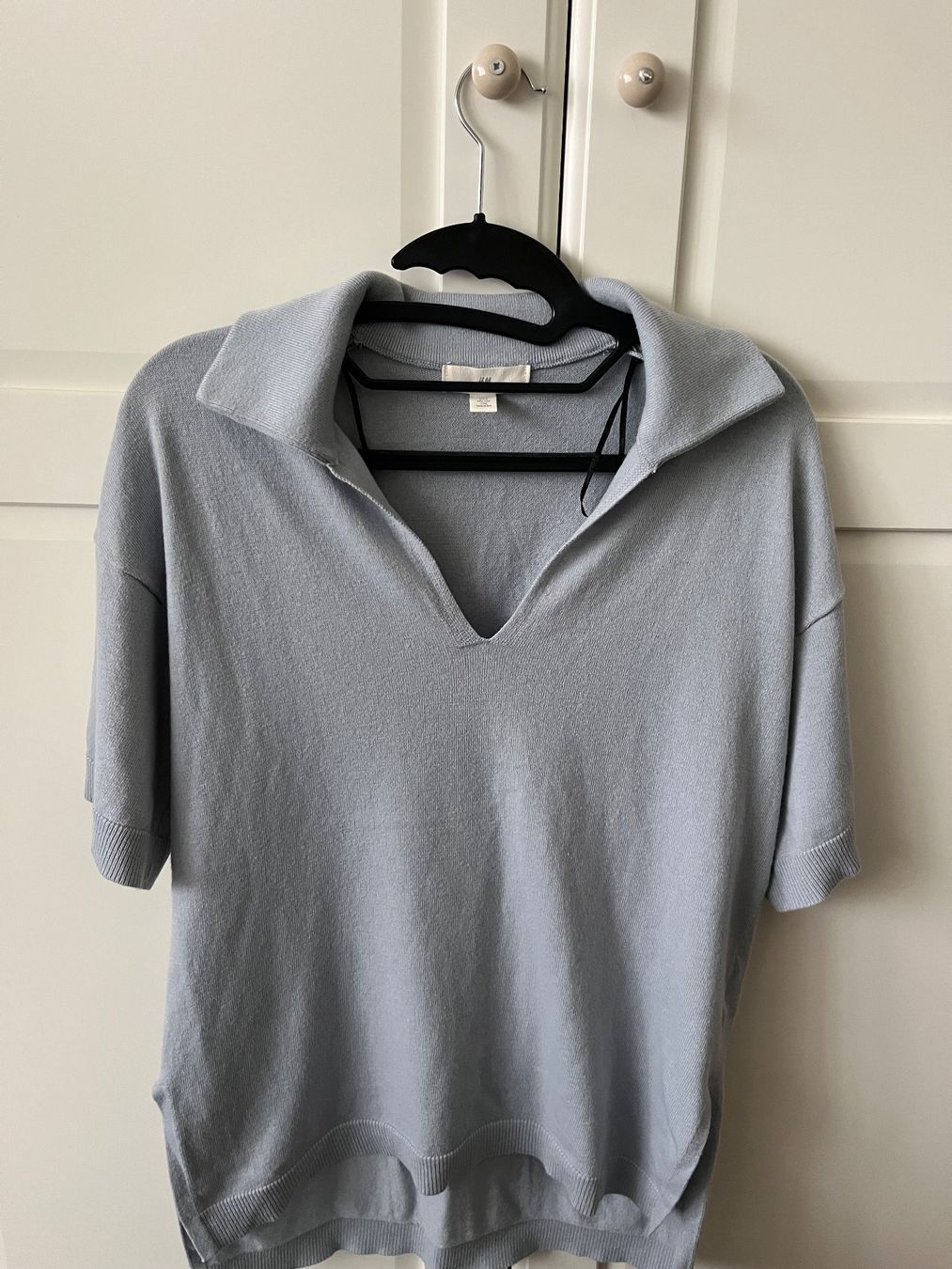H&M Pulls & Sweat-shirts: Kurzärmeliger Pullover mit V-Ausschnitt – D'occasion à Allschwil par eyl_bb8q