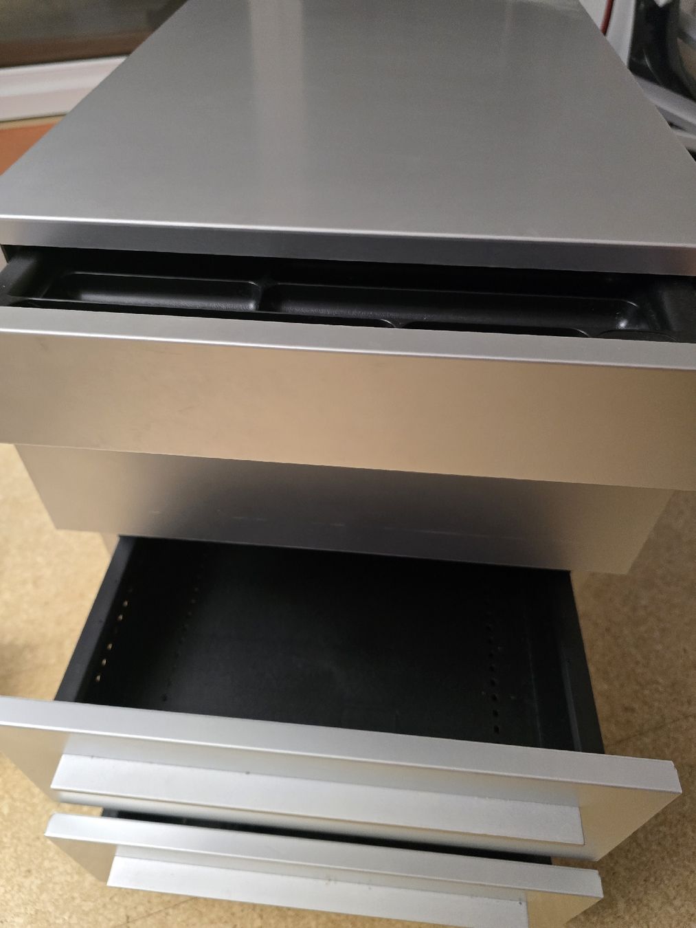 Banconi: Bürocontainer mit Aluminiumgehäuse – Usato da Elgg venduto da Kallipygos 2