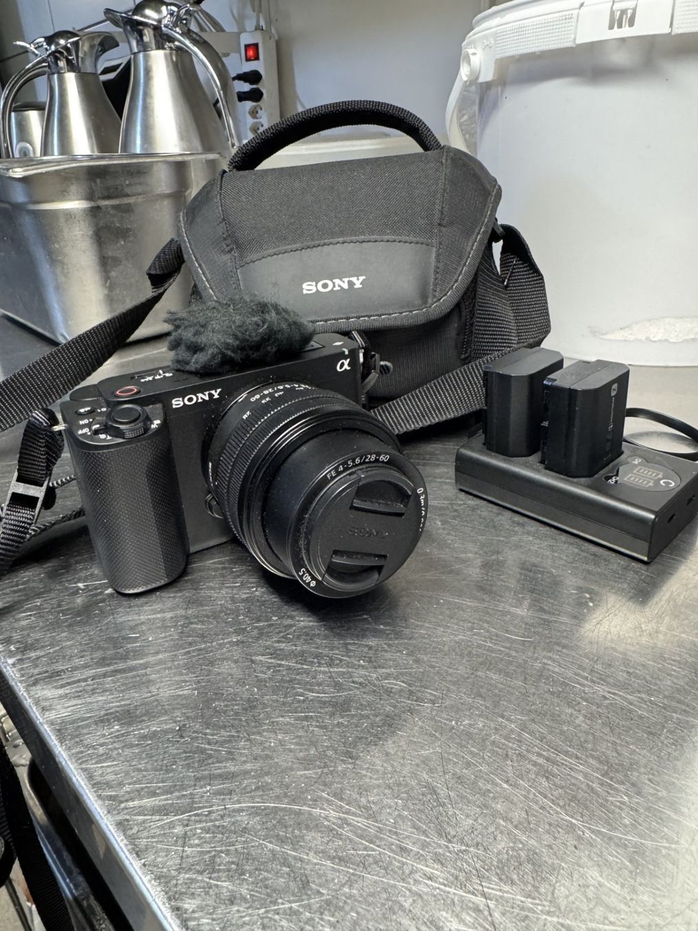 Sony Fotocamera: Sony ZV-E1 avec objectif grand angle 28/60 a vendre – Usato da Tramelan venduto da nic_p55z