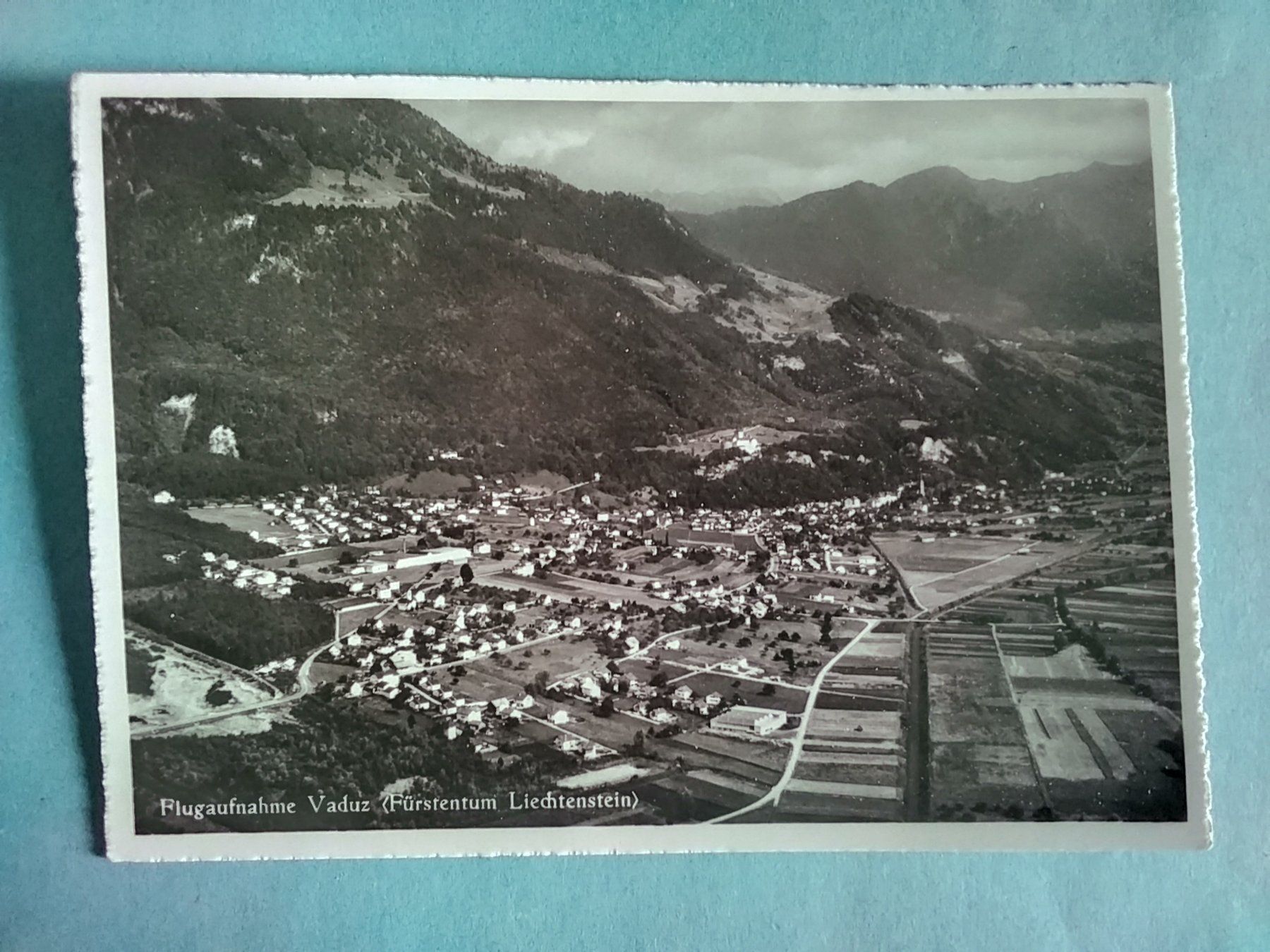 Cartoline postali: FL Vaduz Flugaufnahme – Usato da Appenzell venduto da lama19