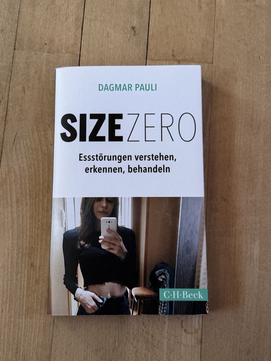 Libri: Buch Size Zero von Dagmar Pauli – Nuovo (secondo la descrizione) da Theilingen venduto da larilu15