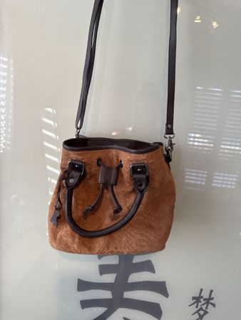 Wunderschöne Handtasche / Umhängetasche in Cognac Braun!