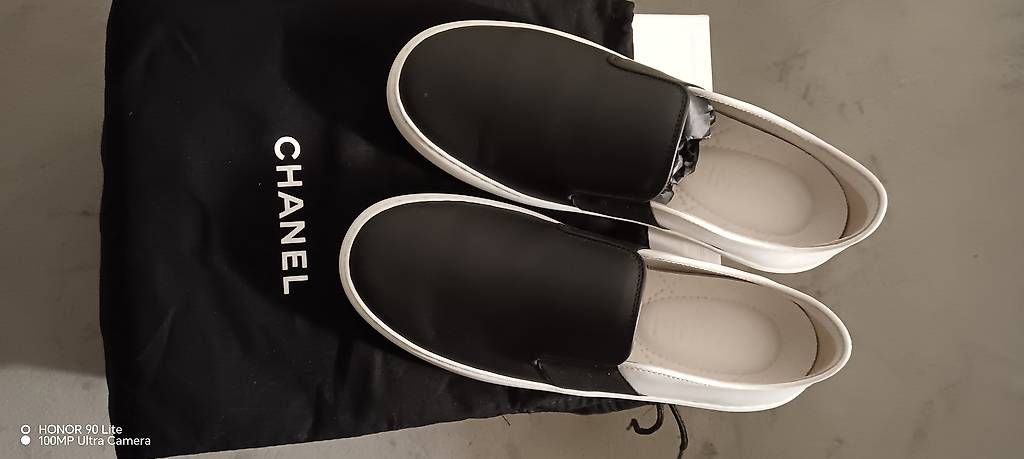 Chaussures femmes: Baskets Slip on Chanel comme neuves – D'occasion à Genève par car_9qm9 1