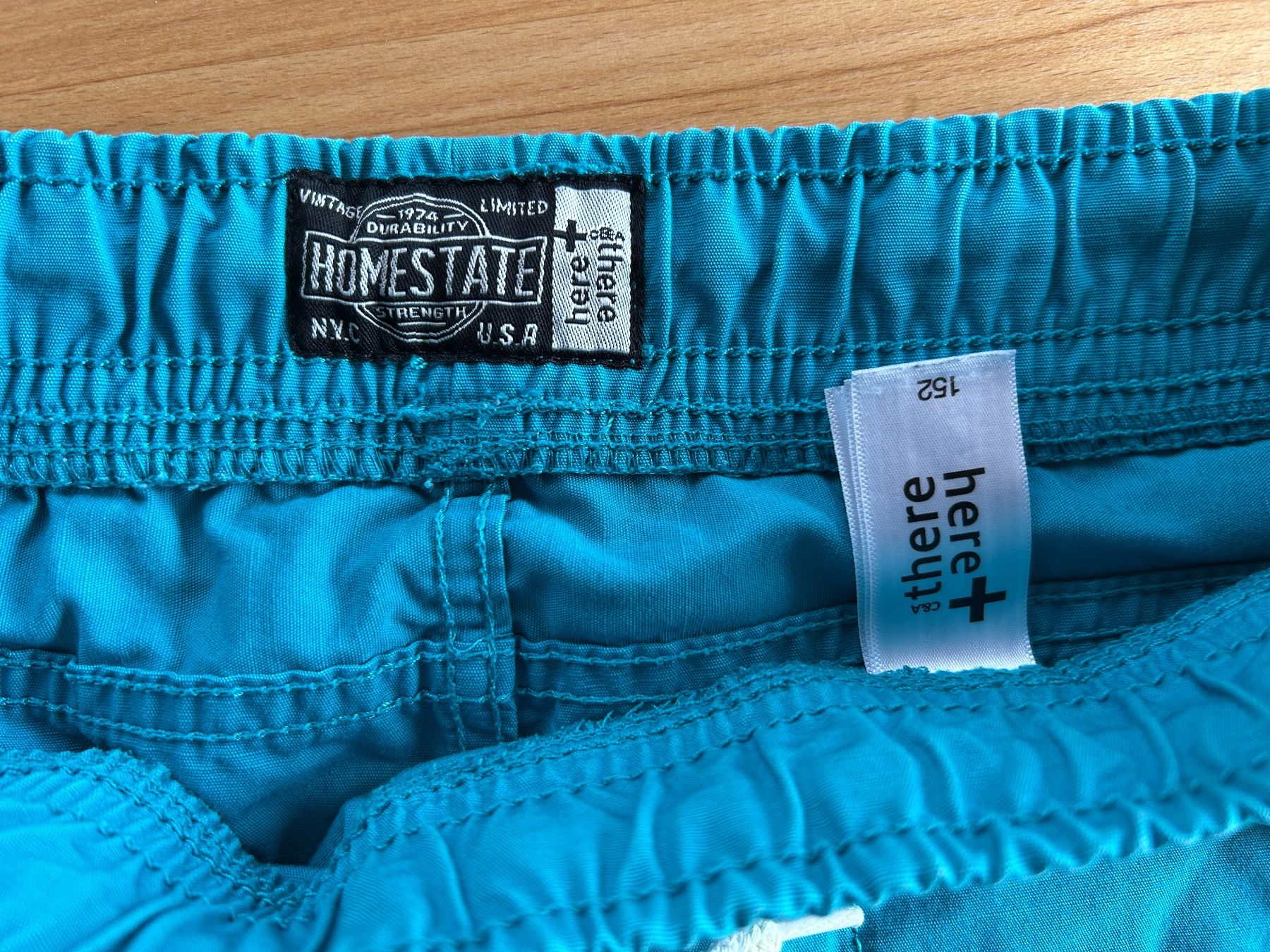 C&A Pantaloni: Grüne kurze Kinderhose Grösse 152 – Usato da Grosswangen venduto da che_gr 1