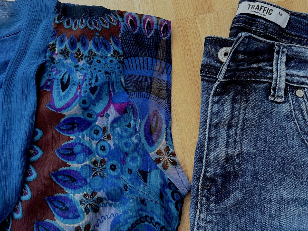 Lotti di vestiti: Desigualbluse mit Jeans Gr 36 – Usato da Ittigen venduto da franzis6 1