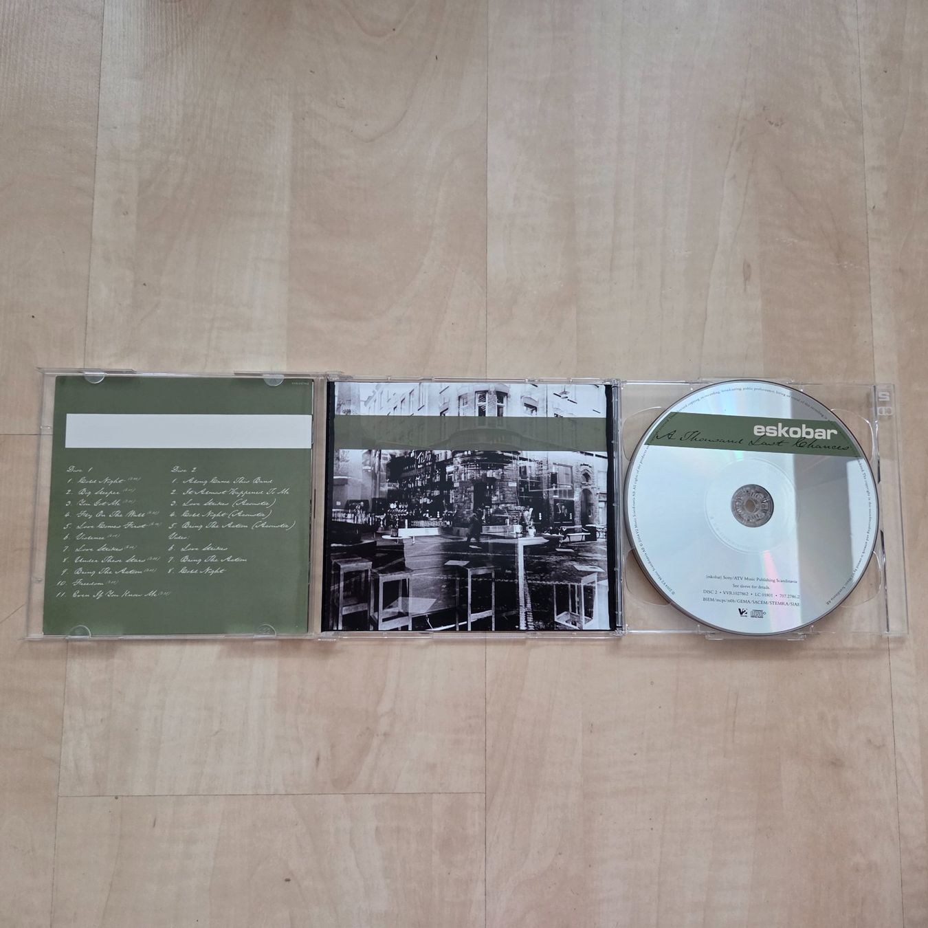 CDs: eskobar - A Thousand Last6  Chances – Neuf (Voir description) à Zug par Sunshine_113 2