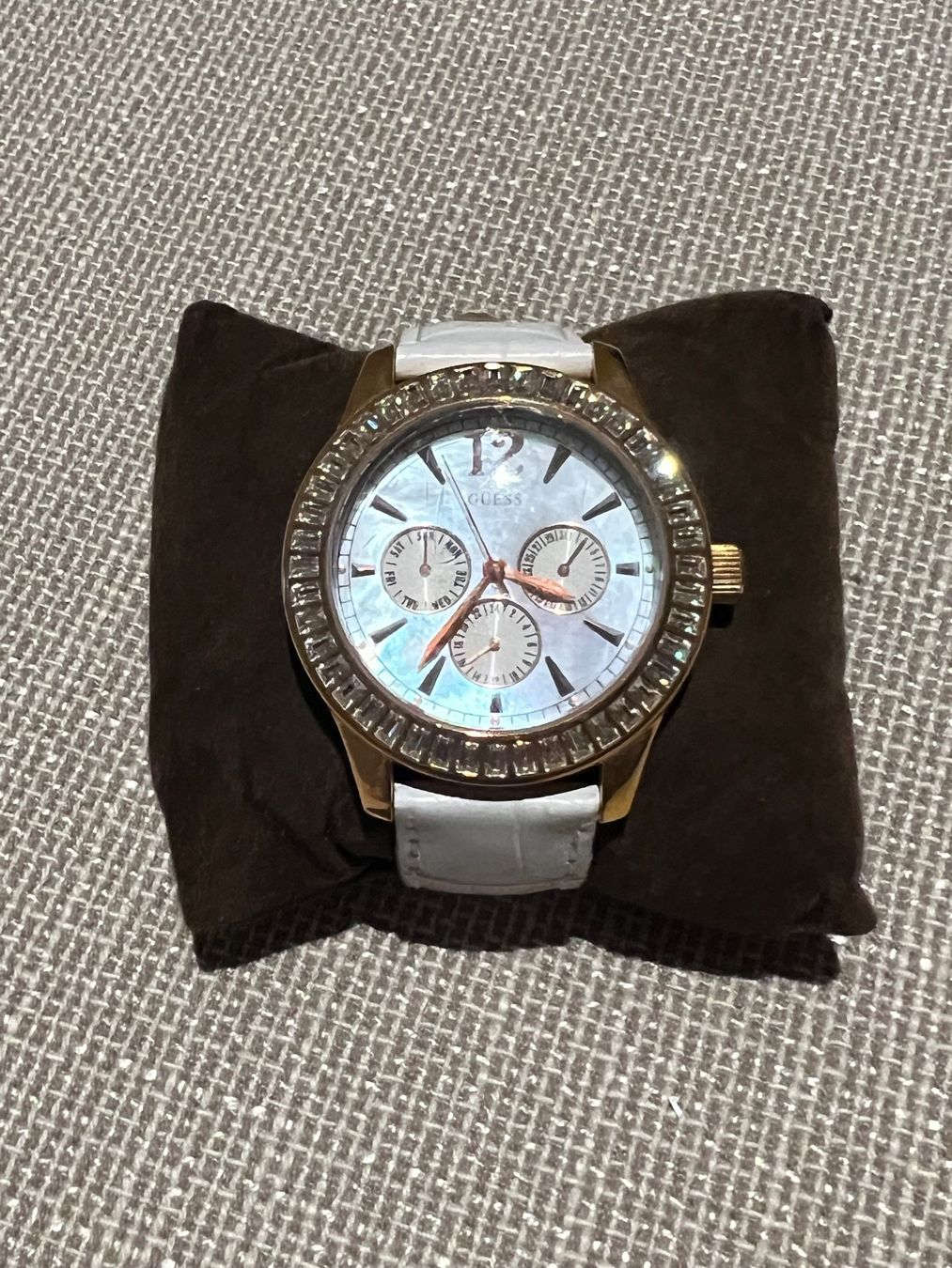 Guess Orologi: Guess Uhr Damen – Usato da Beinwil am See venduto da ellen91