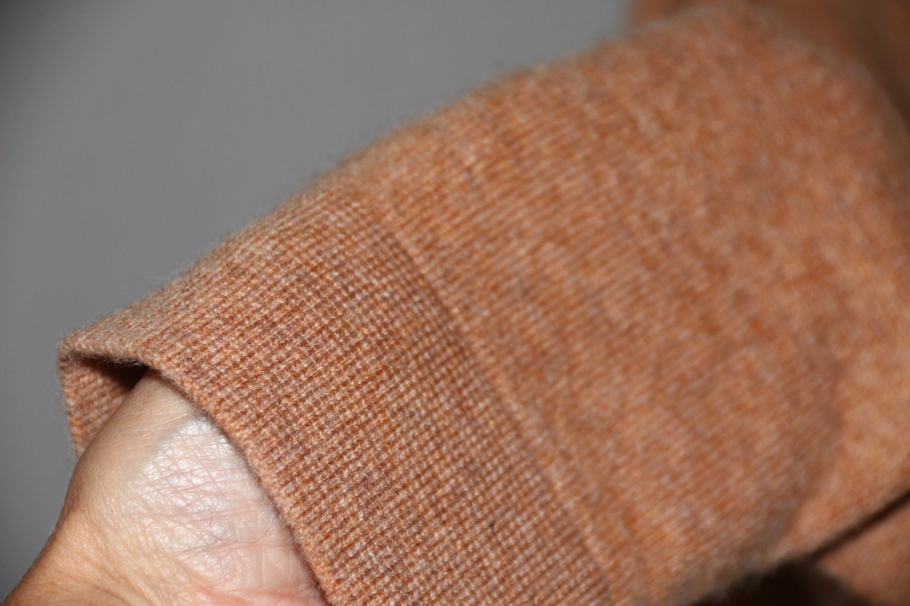 Giacche: Neue hübsche Strickjacke aus 100% Wolle eher Gr.M – Nuovo e nell'imballaggio originale da Oberwil-Lieli venduto da Svetlana28 7
