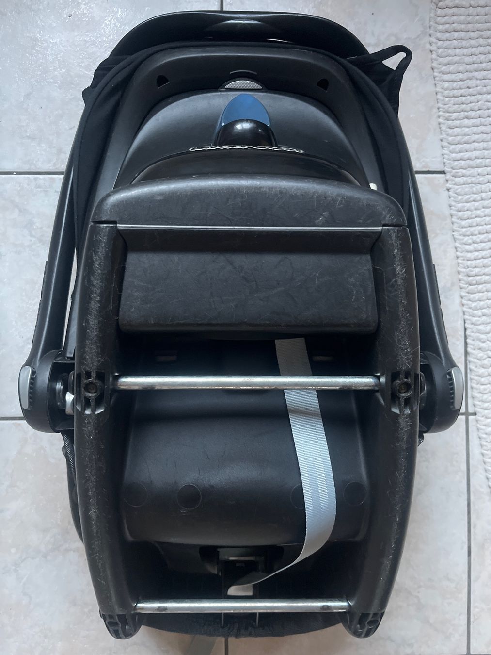 Maxi-Cosi Auto-Kindersitze: Siège pour bébé / enfant MAXI COSI pour système ISOFIX – Gebraucht aus Vernayaz von Darkfrost 1