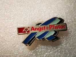 Ansteckpin 6: Angst + Pfister