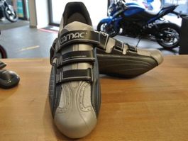 Ellipse Grau/Silber (40) (Neu) NP299chf