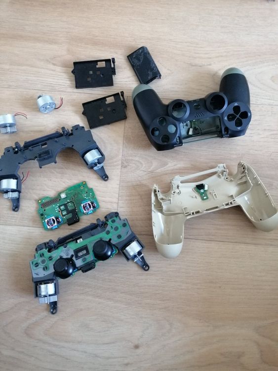 Ps 4 controller components (cover, body) (Defekt) in Zürich für CHF 13 ...