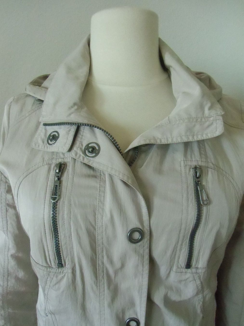 Jacken: Parka beige sable T.  44 – Gebraucht aus Marin-Epagnier von Madja 1
