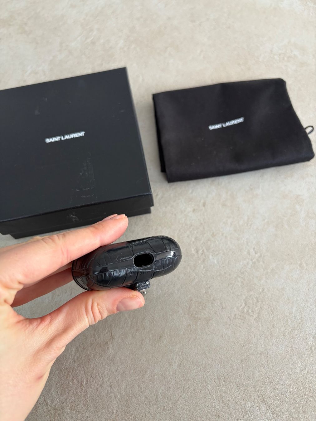 Apple Cover & Protezioni schermo: Saint Laurent AirPods Pro Leder Case Original – Usato da Lachen SZ venduto da dar_hjg9 3