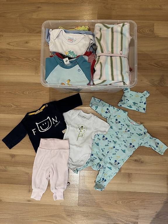 Kleiderpakete & -sets: Babykleidung Gr. 56 – Gebraucht aus Grenchen von jasi.wid