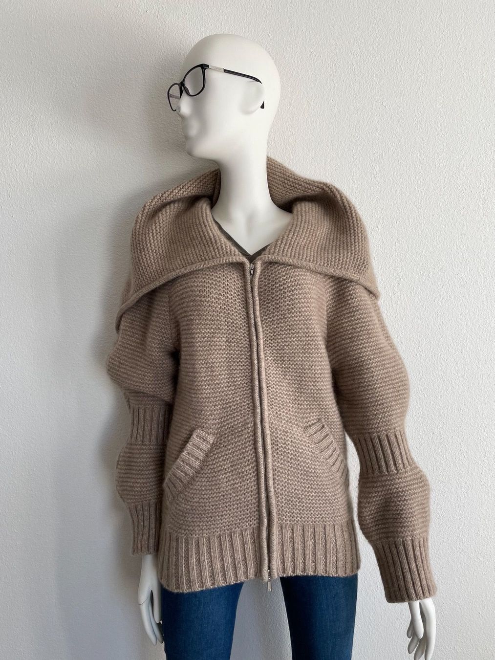 Chanel Pullover & Sweatshirts: Chanel Strickjacke – Neu (gemäss Beschreibung) aus Winterthur von 19.19 3