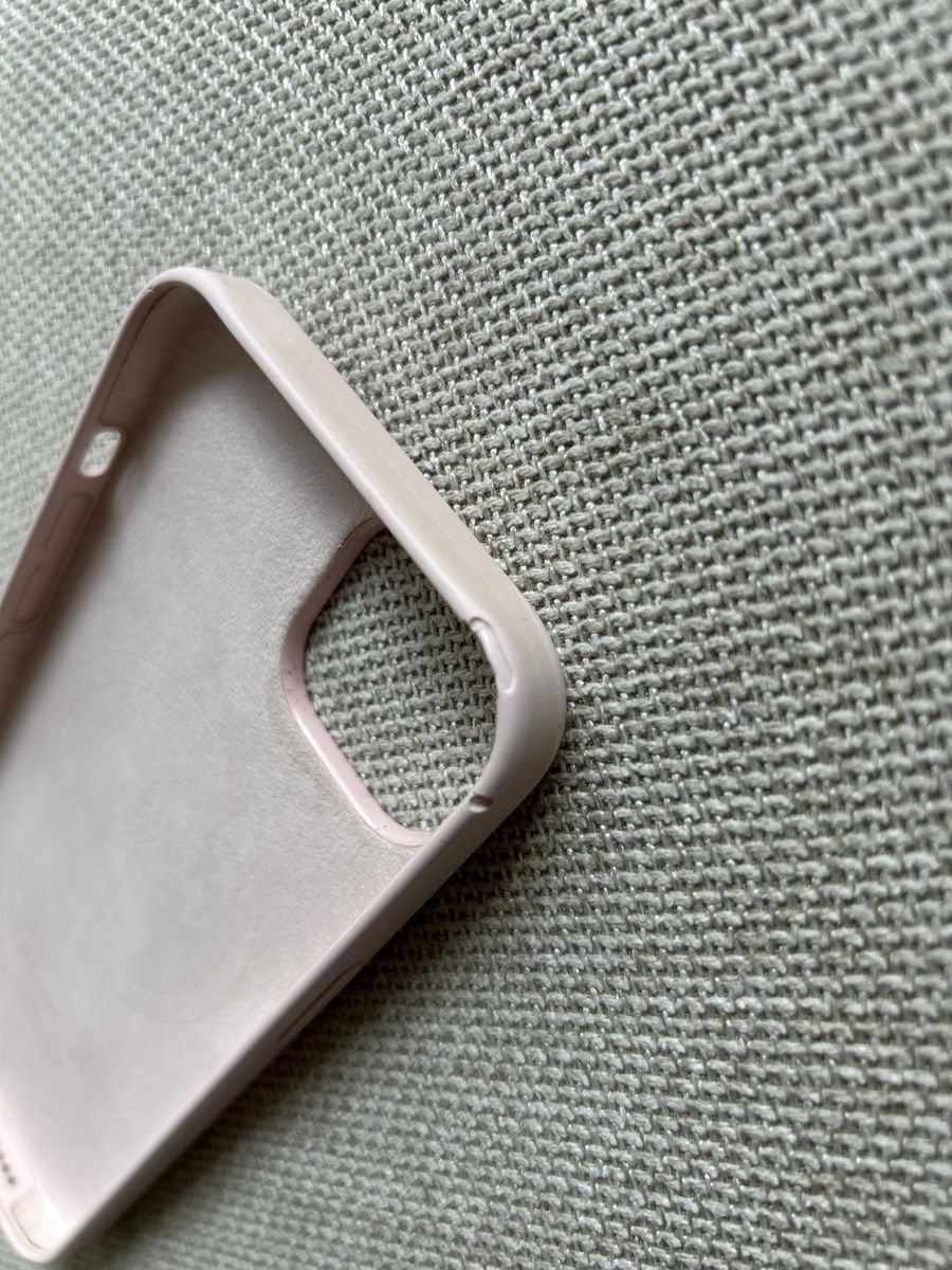 Apple Telefoni cellulari / Smartphones: Apple Silicon Case – Usato da Basel venduto da MyAn 2