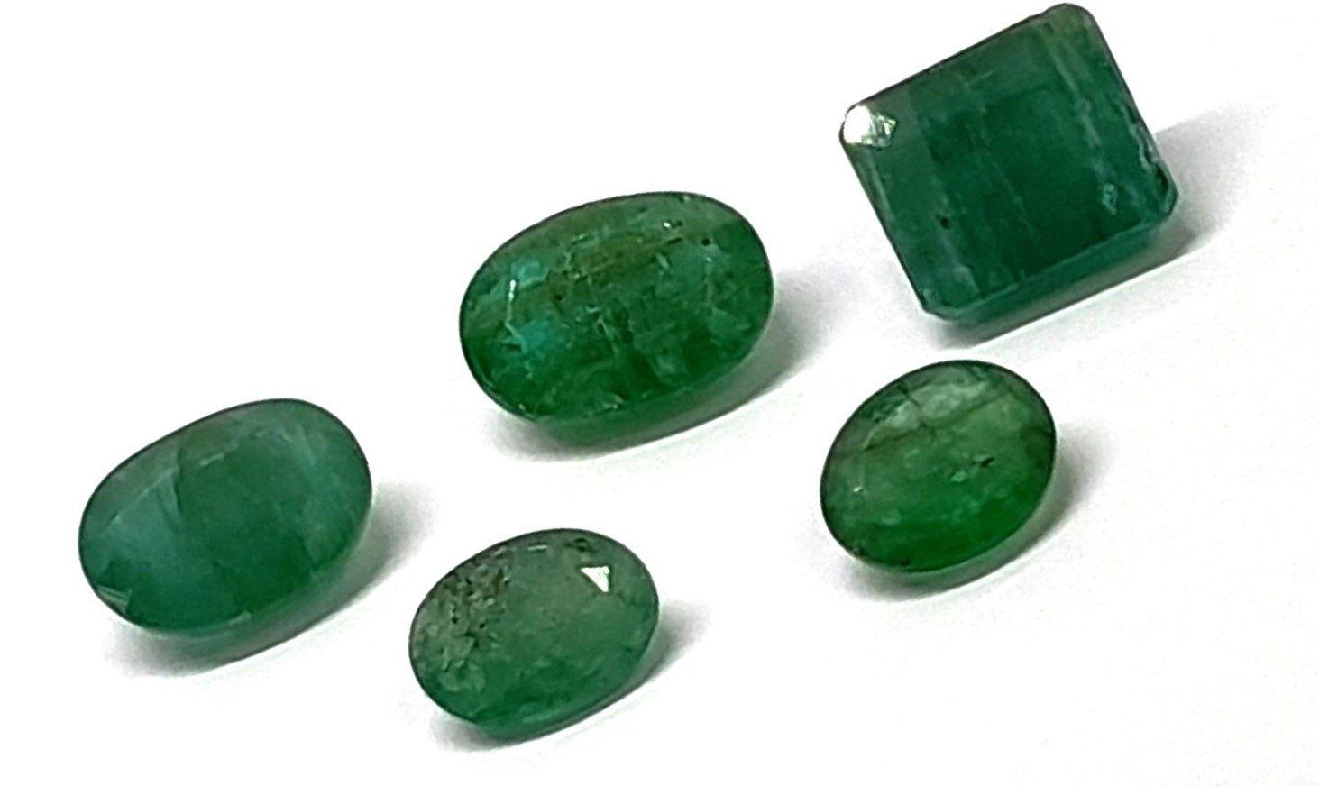 Pietre preziose: 5x émeraudes 10.37 ct - CERTIFICAT 700.- Fr – Nuovo (secondo la descrizione) da Grimisuat venduto da Valgem 1