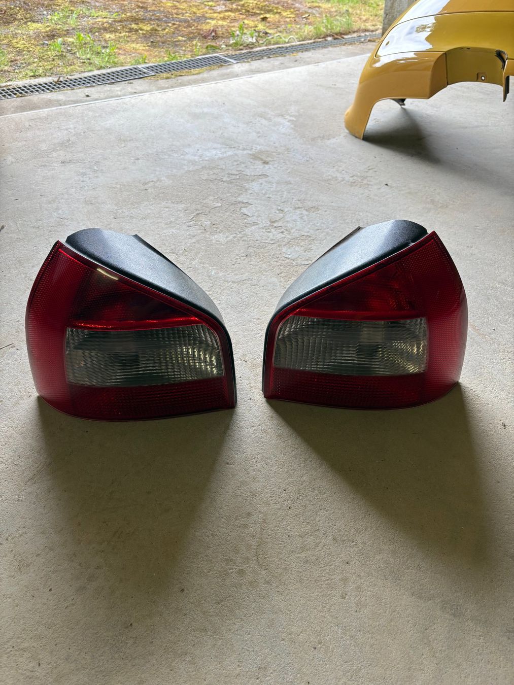 Audi Tutti pezzi di ricambio auto: Audi A3/S3 8L Facelift Rückleuchten – Usato da Madiswil venduto da Ivan1706