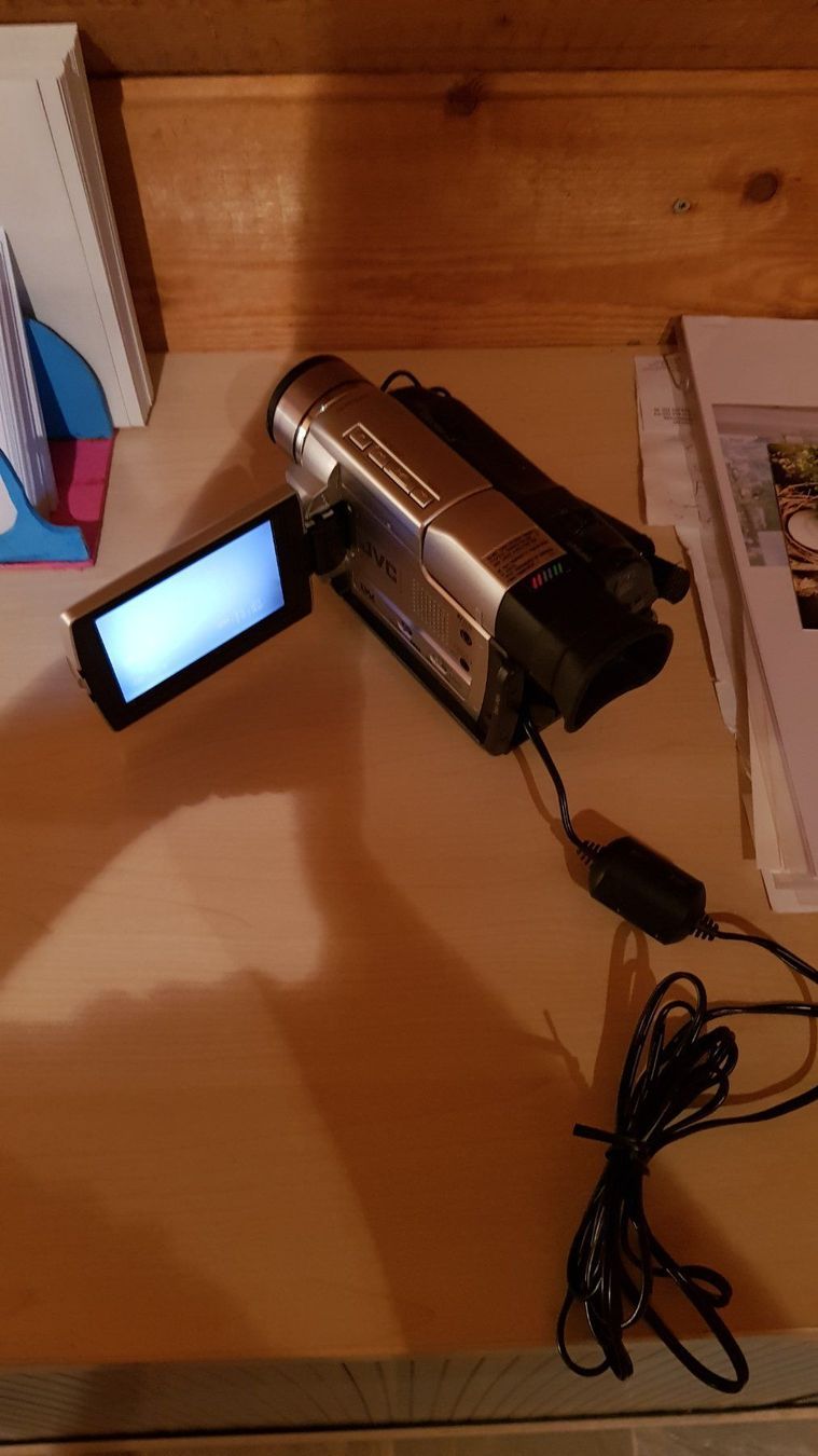 JVC Videocamere: JVC Digital Camera GR-DVL309 eg – Usato da grenchen venduto da Gdesire 1