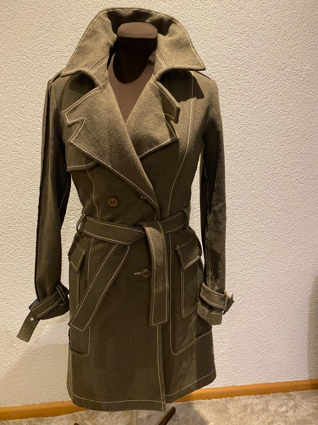 Dior Cappotti: Christian Dior Mantel Original – Usato da Liestal venduto da aarroon