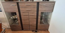 Modernes Sideboard / Vitrine in Holzoptik