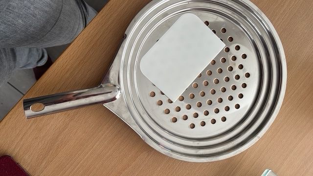 Appareils de cuisine: Spätzlesieb – D'occasion à Hüntwangen par Jcougar