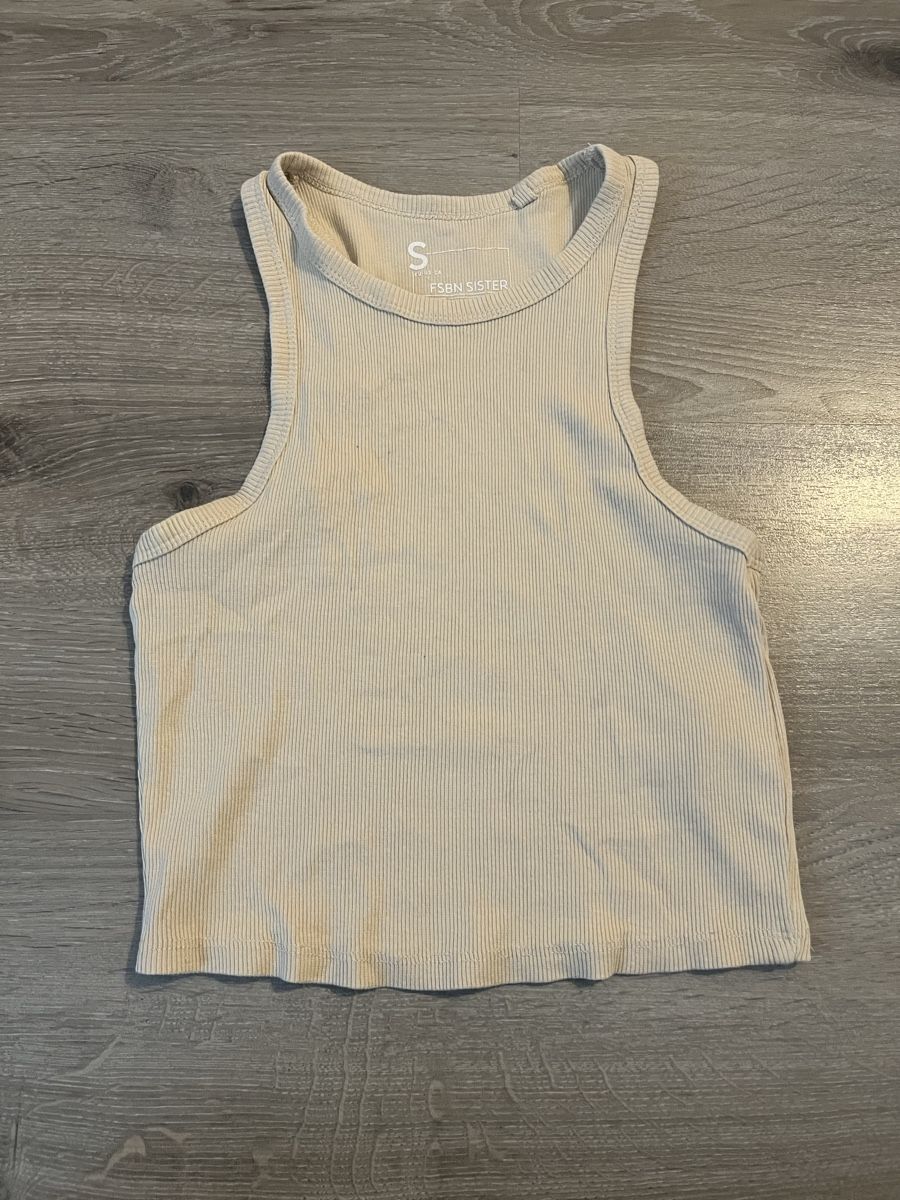 Blusen, T-Shirts & Tops: Lot de 4 débardeurs côtelés – Neu (gemäss Beschreibung) aus Les Geneveys-sur-Coffrane von papoute 6