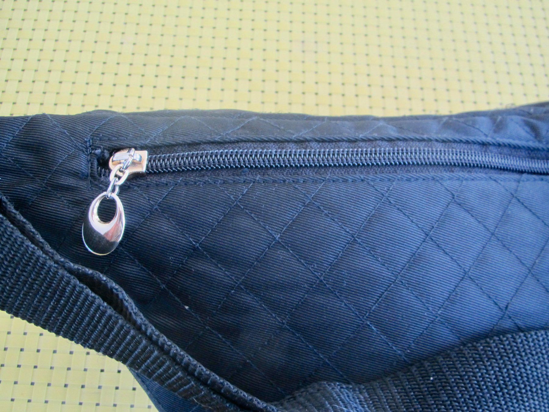 Sacs femmes: SAC BANANE GIOTA – D'occasion à Murten par Selliot 3