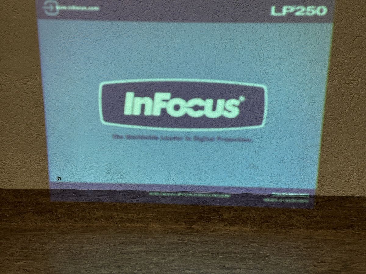Infocus Videoprojektoren: Beamer Infocus 250 – Gebraucht aus Wetzikon ZH von Paramedico 4