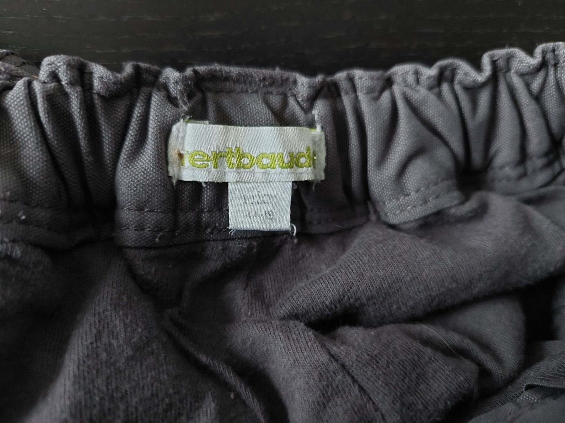 Vertbaudet Pantaloni: Graue Hose von Vertbaudet Gröse102 – Usato da Wiesendangen venduto da troawus 2