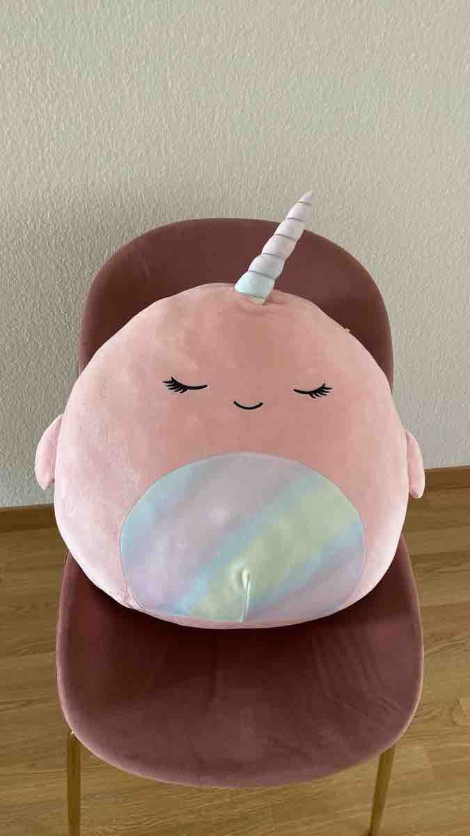Squishmallows Giocattoli: Squishmallows Narwal rosa neuwertig – Usato da Hünenberg venduto da Sumueller