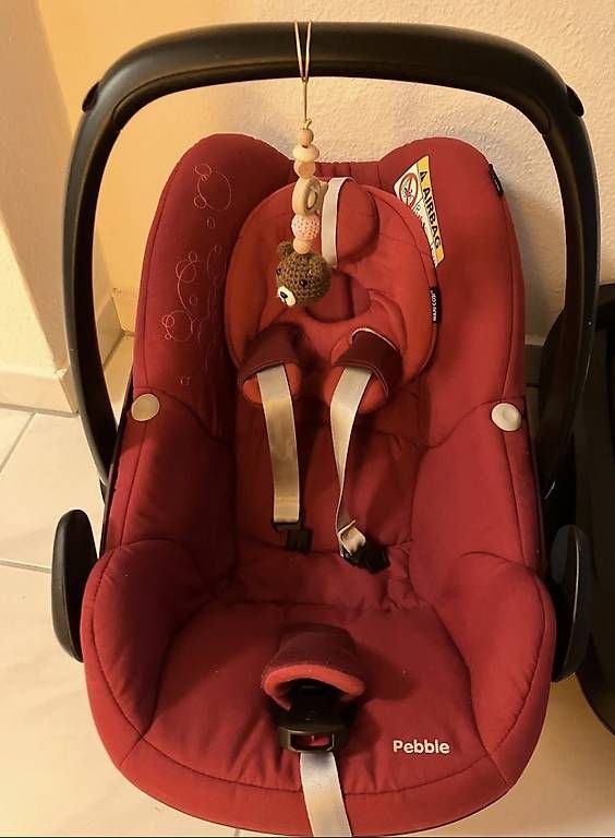Seggiolini per auto: Babyschale Babysitz Maxi Cosi Pebble inklusive Isofix  – Usato da Rüschlikon venduto da kat_td6h 1