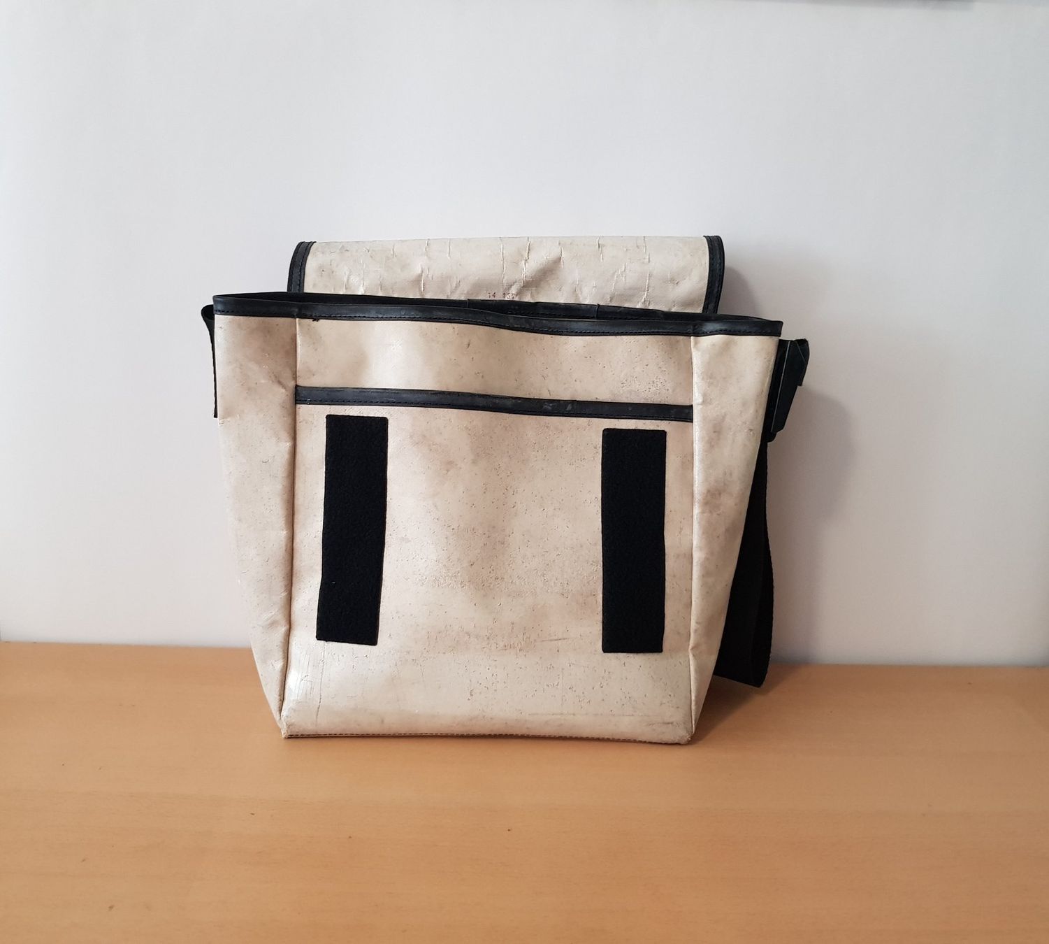 Freitag Borse: Grosse Freitag Tasche / Umhängetasche – Usato da Basel venduto da chien008 6